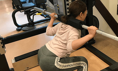 姿勢の歪みを整え美しいシルエット